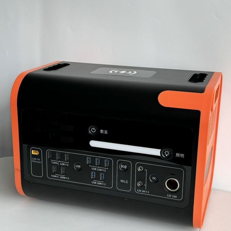 2200W การออกกําลังคงที่ 4000W ไดรฟ์ LiFePO4 เครื่องผลิตพลังงานแสงอาทิตย์สําหรับการชาร์จภายนอก