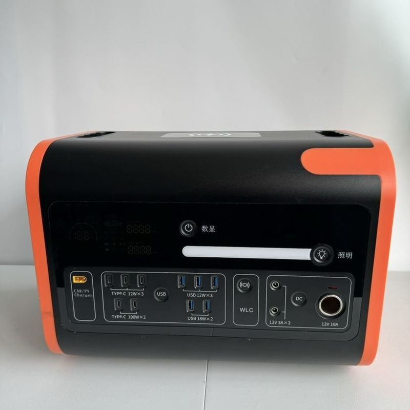 2200W การออกพลังงานคงที่ สถานไฟฟ้าพลังแสงอาทิตย์พกพา 1500W 1000W สําหรับฉุกเฉินในบ้าน