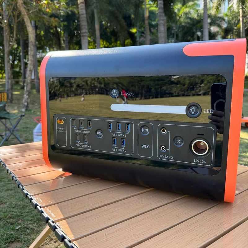 สหรัฐอเมริกา AC Socket 2200W โทรศัพท์พกพา พลังงาน สําคัญสําหรับการผจญภัยกลางแจ้ง