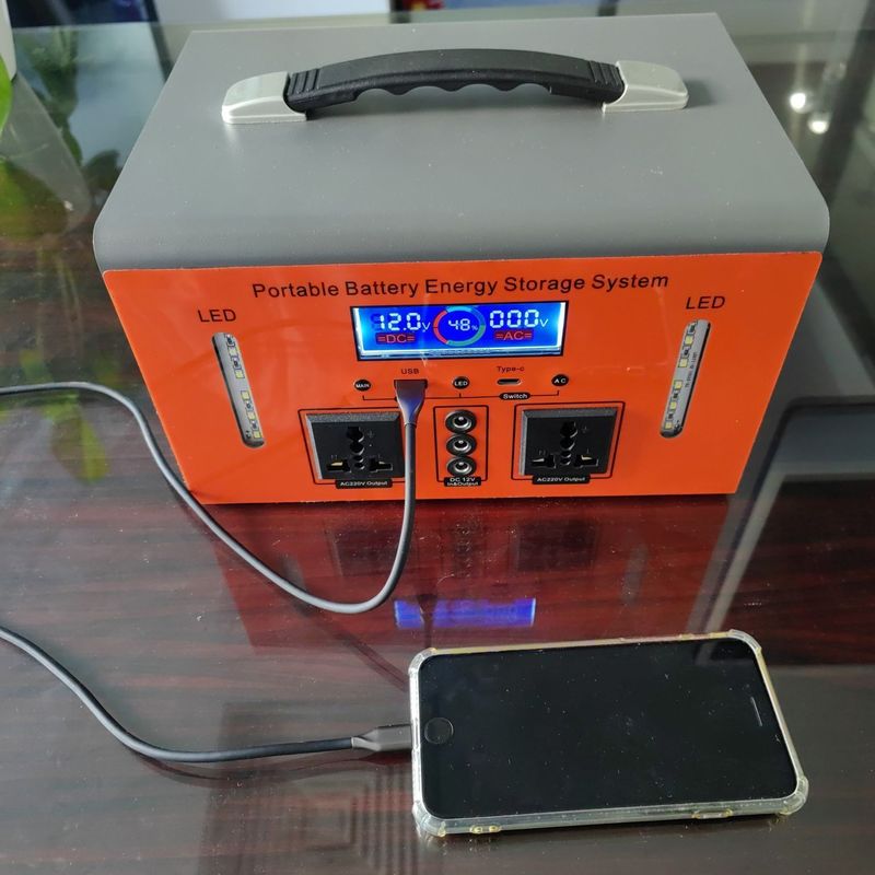 พลังงานออกแบบ 300W ประเภท C 5V/10W สถานไฟฟ้าพกพาสําหรับชาร์จมือถือสํานักงาน